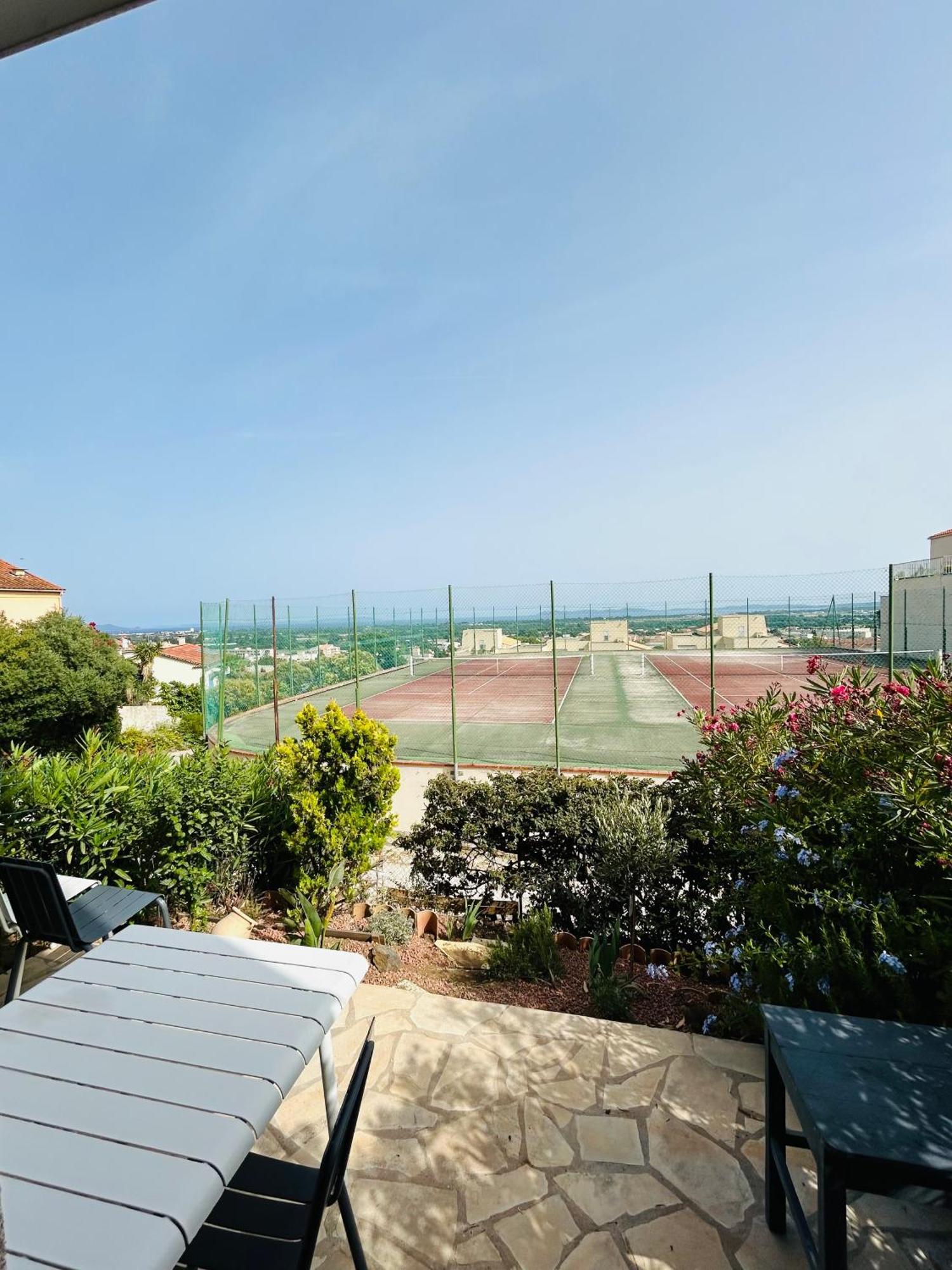 Le Soleil Bleu Hyerois Apartment Hyères Exterior foto